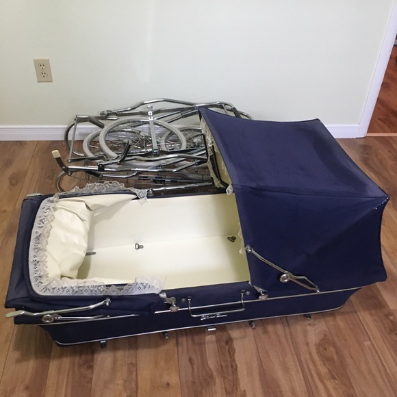 Vintage Silver Cross Twin Pram, imported from England. Well maintained. - Picture 6 of 8